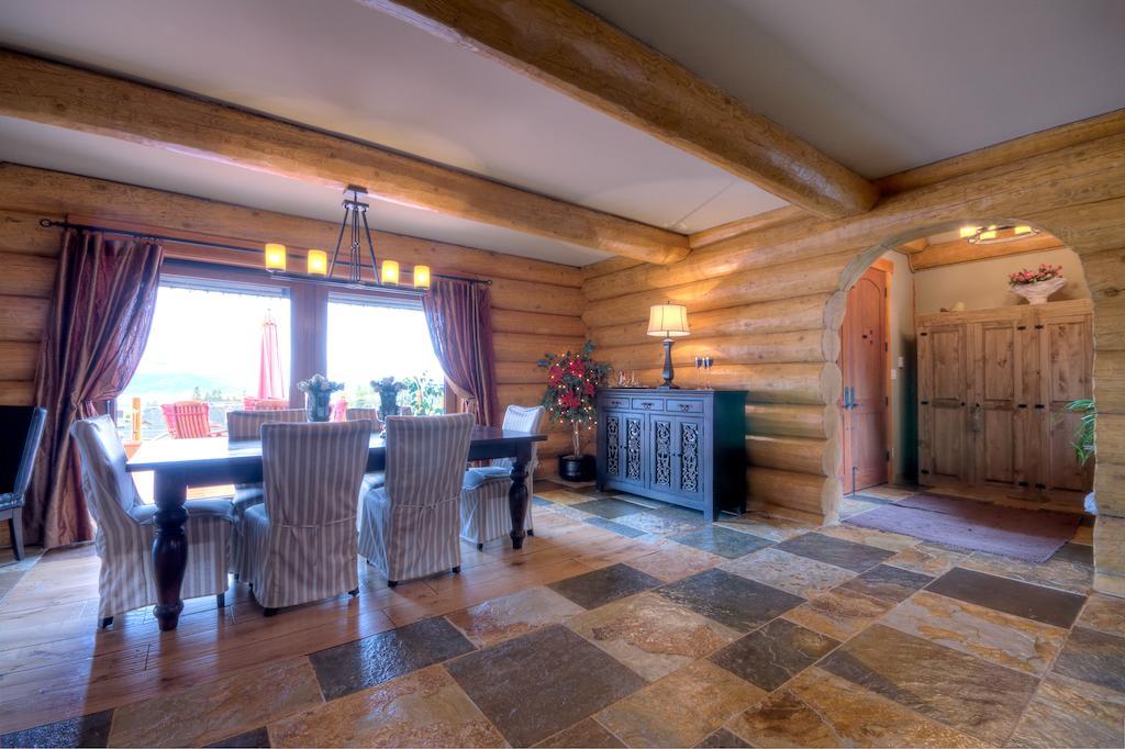 A Okanagan Lakeview Inn Келоуна Екстериор снимка